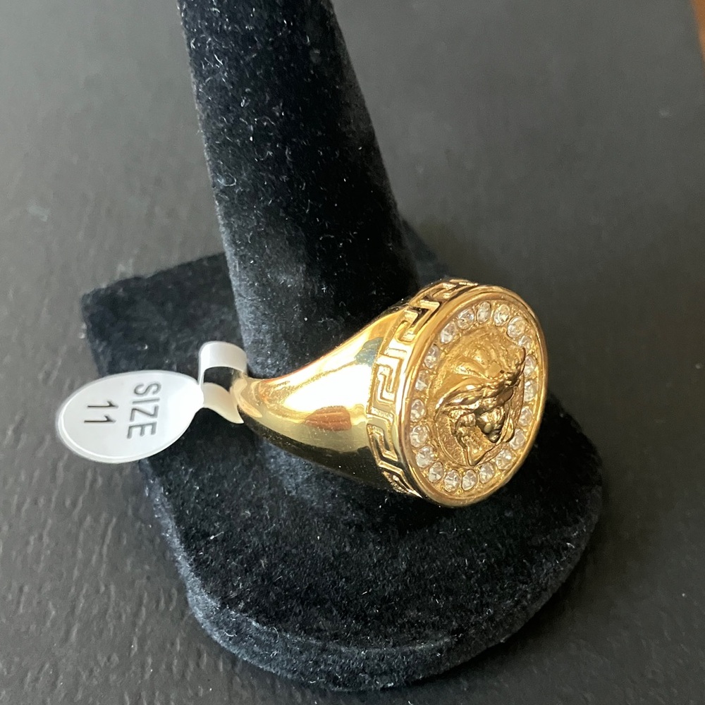 Versace Gold Medusa Ring with CZ Diamond 💎  Size-11 - Picture 13 of 13